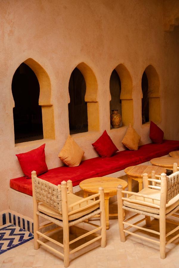 Riadsuerteloca Merzouga Hassilabied Eksteriør bilde A Moroccan interior