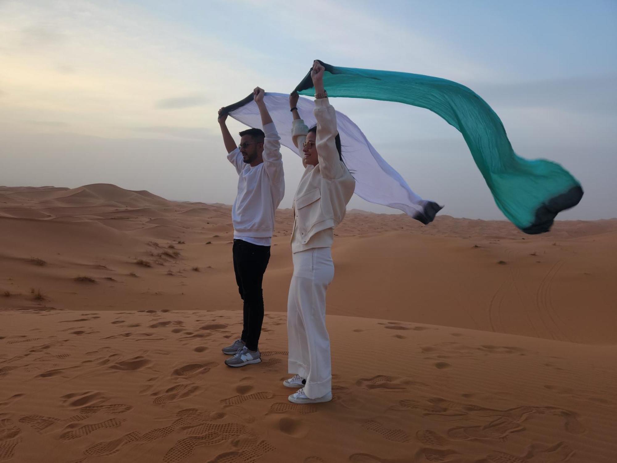 Riadsuerteloca Merzouga Hassilabied Eksteriør bilde The flag of the United Arab Emirates