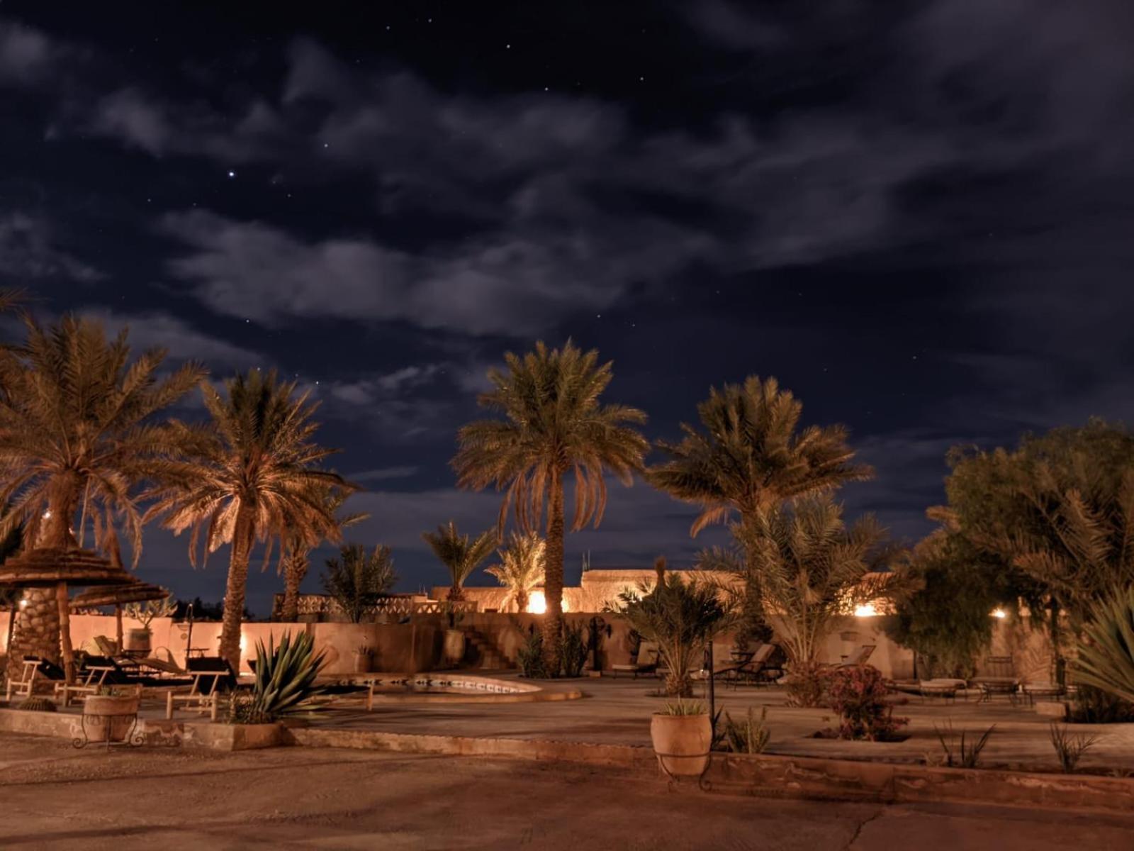 Riadsuerteloca Merzouga Hassilabied Eksteriør bilde Al-Qatif at night