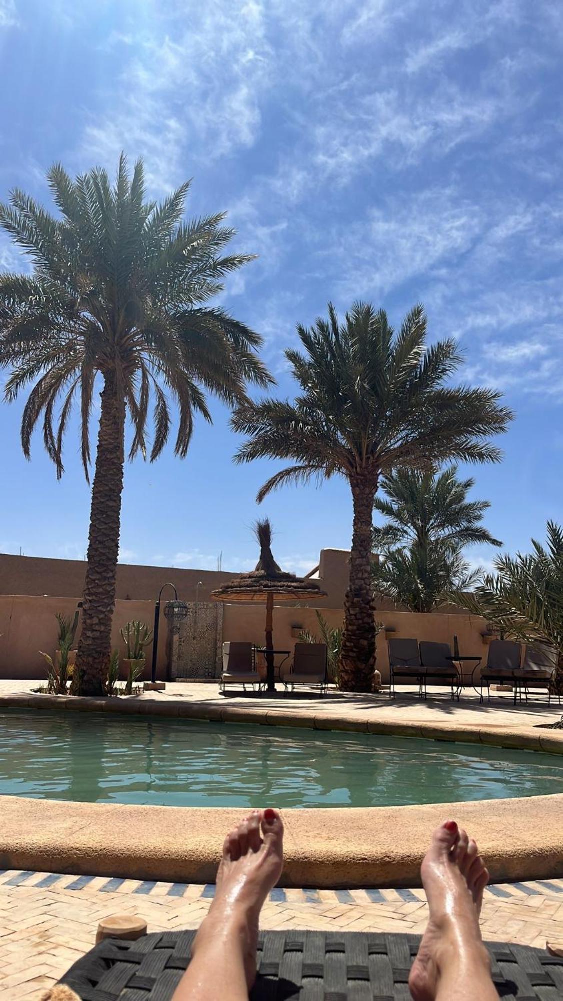 Riadsuerteloca Merzouga Hassilabied Eksteriør bilde The Desert Garden